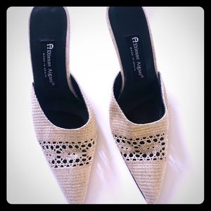 Étienne Aigner size 8 Cassey heels.